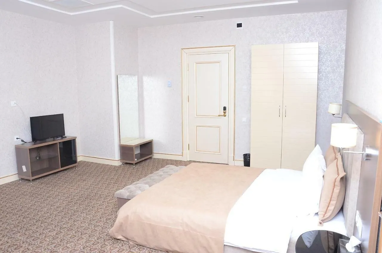 Rose Inn Hotel バクー 4*,